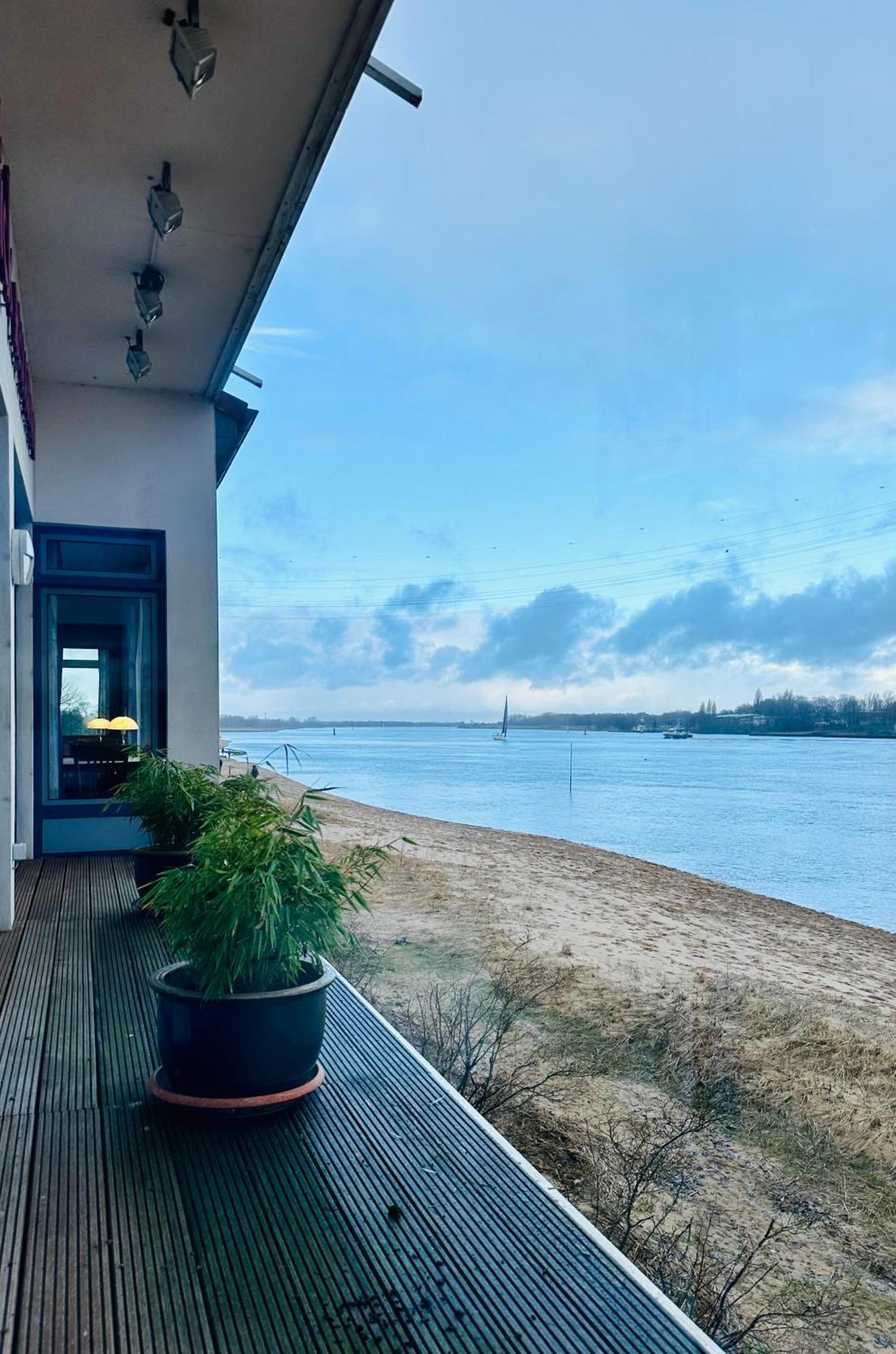 Gaestehaus Weserblick Am Weser-Sandstrand Berne Exteriér fotografie