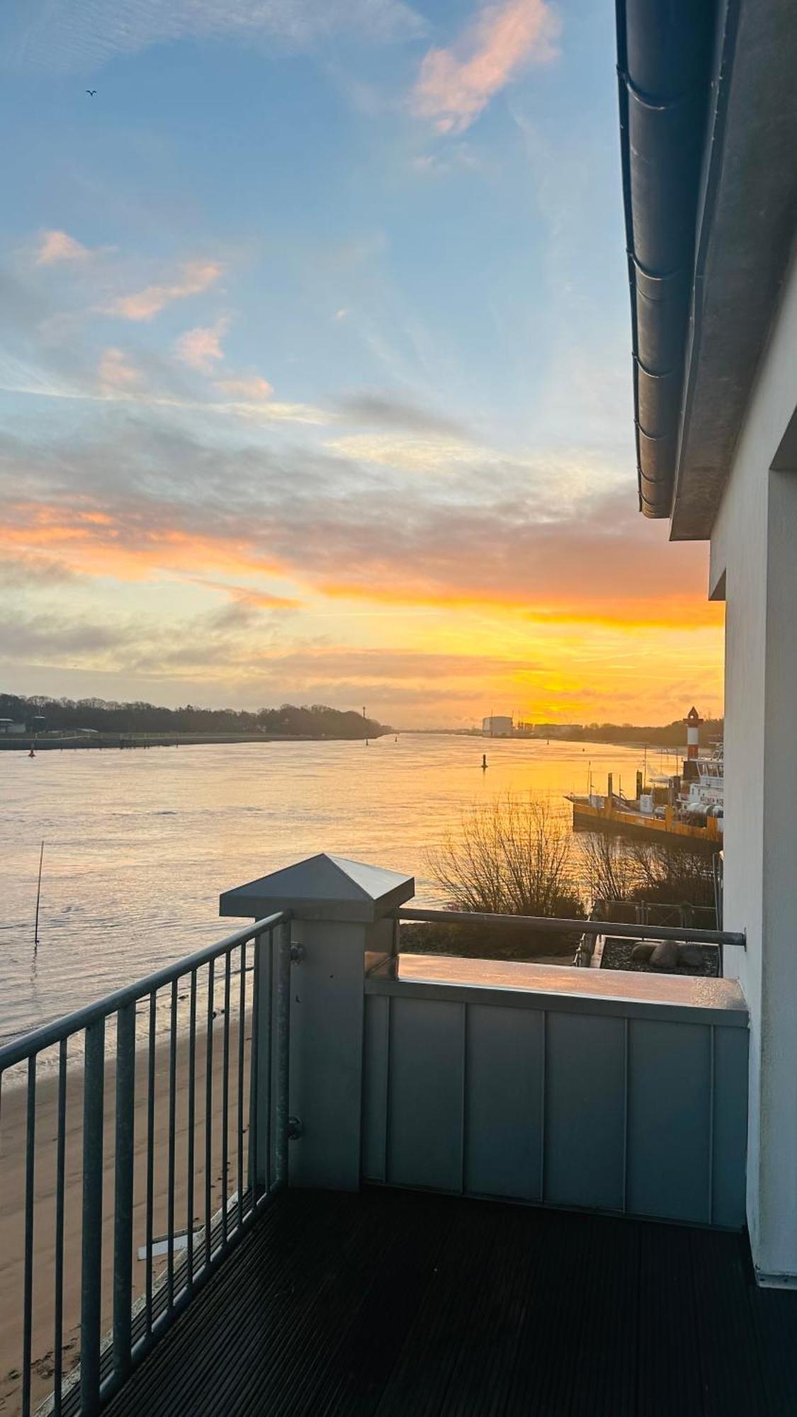 Gaestehaus Weserblick Am Weser-Sandstrand Berne Exteriér fotografie