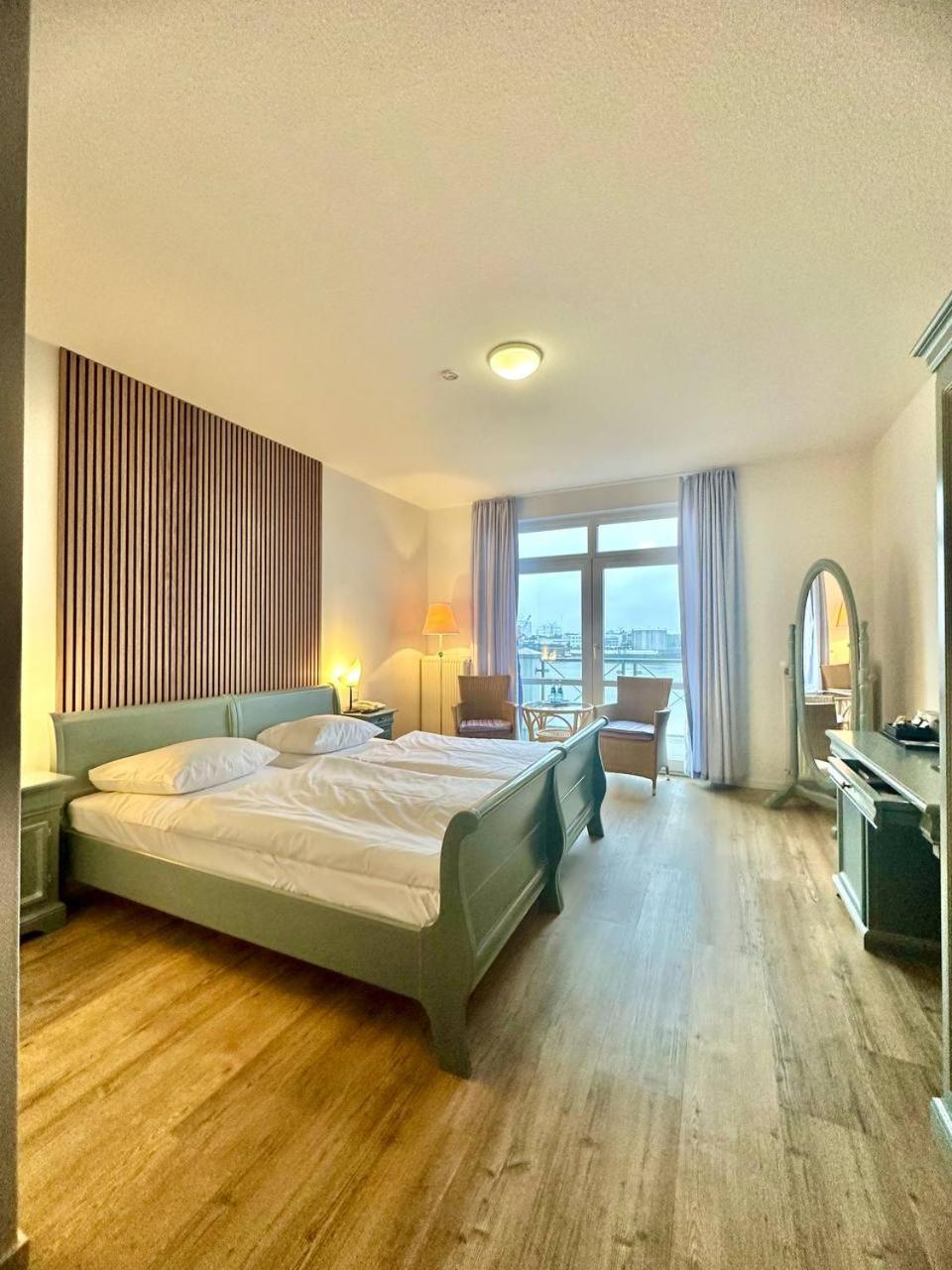 Gaestehaus Weserblick Am Weser-Sandstrand Berne Exteriér fotografie