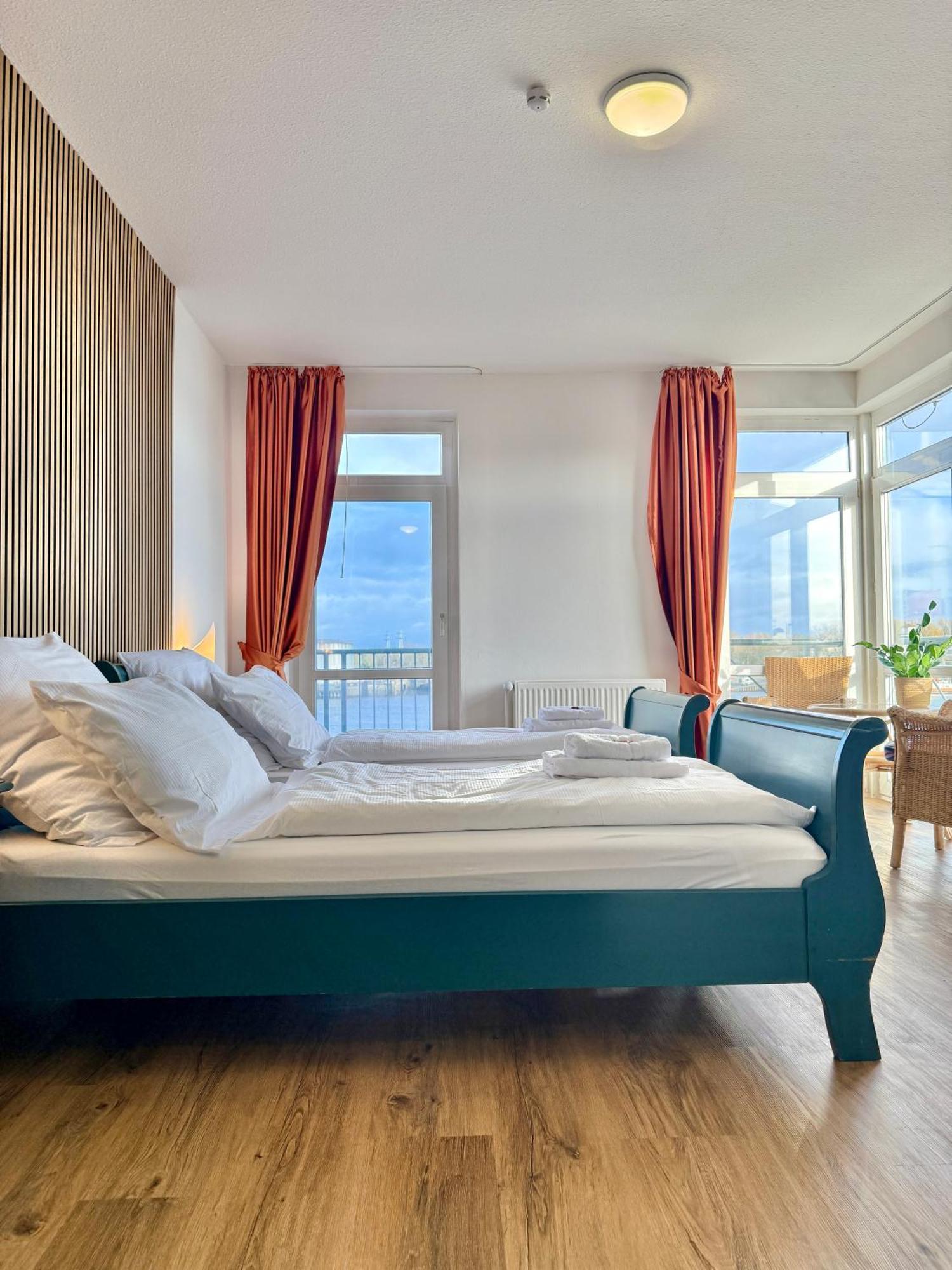 Gaestehaus Weserblick Am Weser-Sandstrand Berne Exteriér fotografie