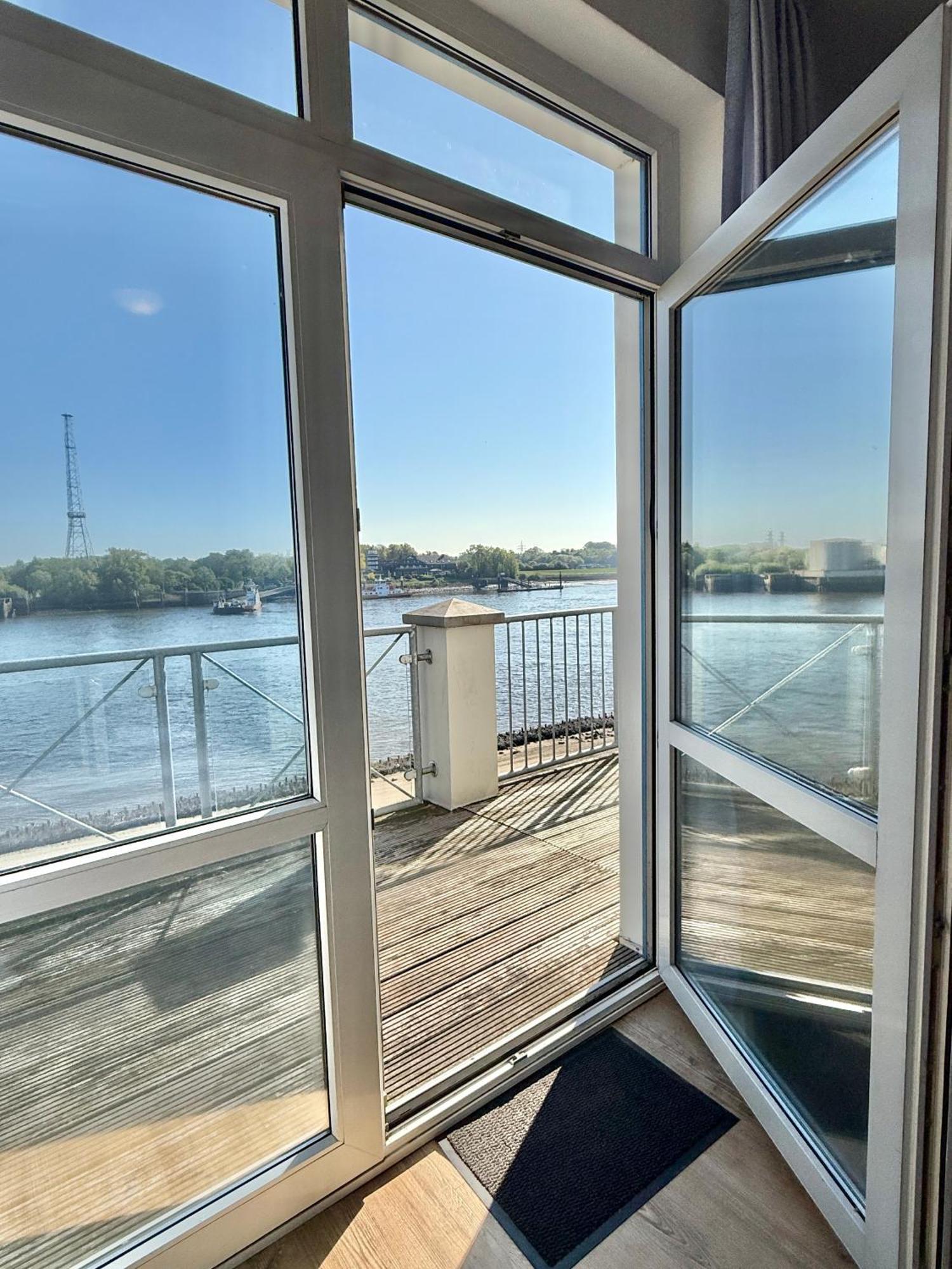Gaestehaus Weserblick Am Weser-Sandstrand Berne Exteriér fotografie