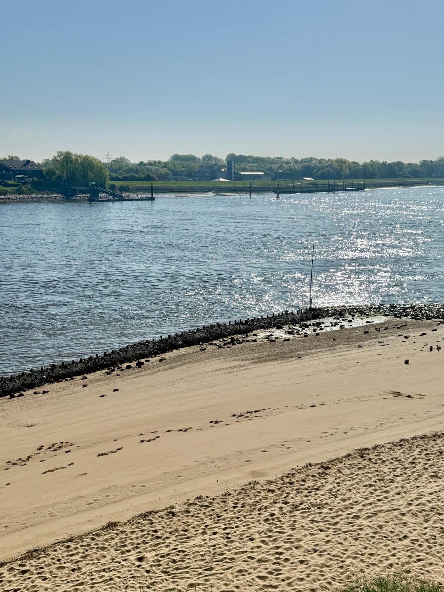 Gaestehaus Weserblick Am Weser-Sandstrand Berne Exteriér fotografie