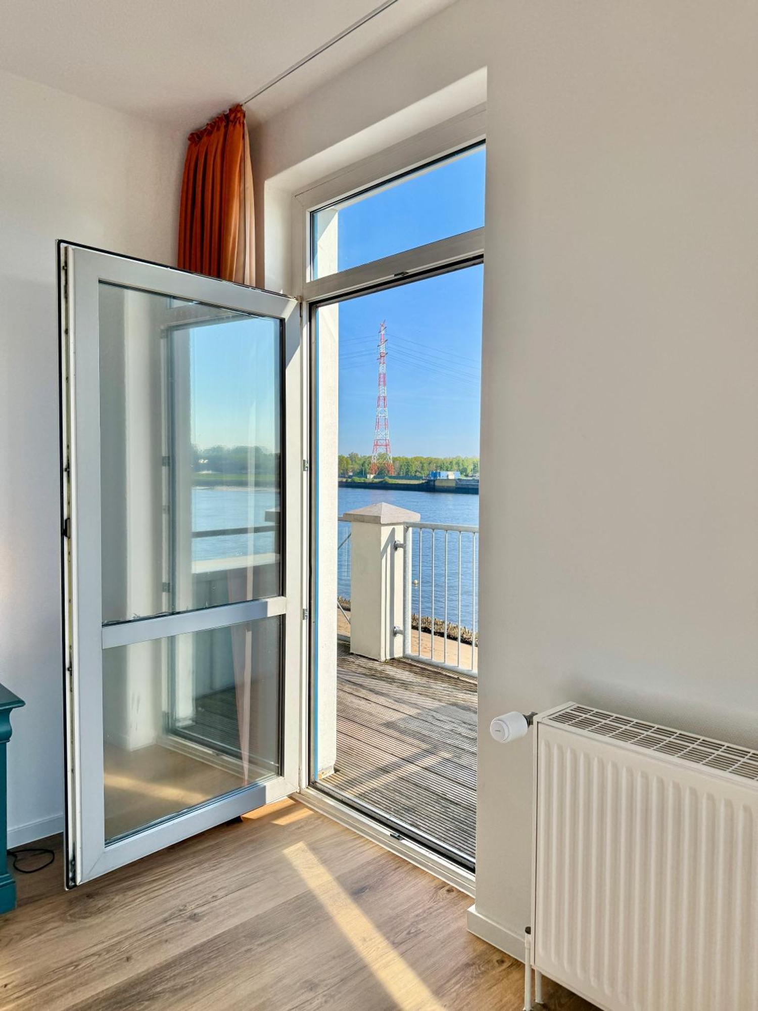 Gaestehaus Weserblick Am Weser-Sandstrand Berne Exteriér fotografie